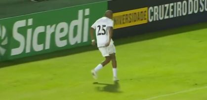 Juninho, filho de Robinho, marcou na goleada do Santos na Copinha