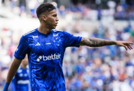 Atacante do Cruzeiro admite que joga com dor desde 2024