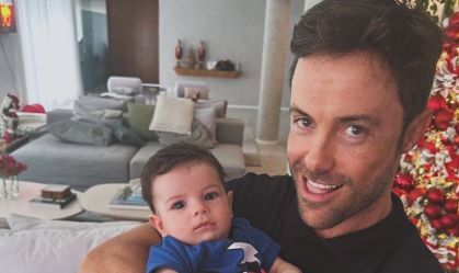 Kayky Brito posa com filho caçula de Sthefany Brito; veja