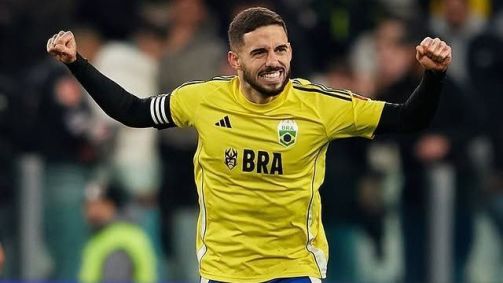 Kelvin marcou todos os gols do Brasil na final da Kings League