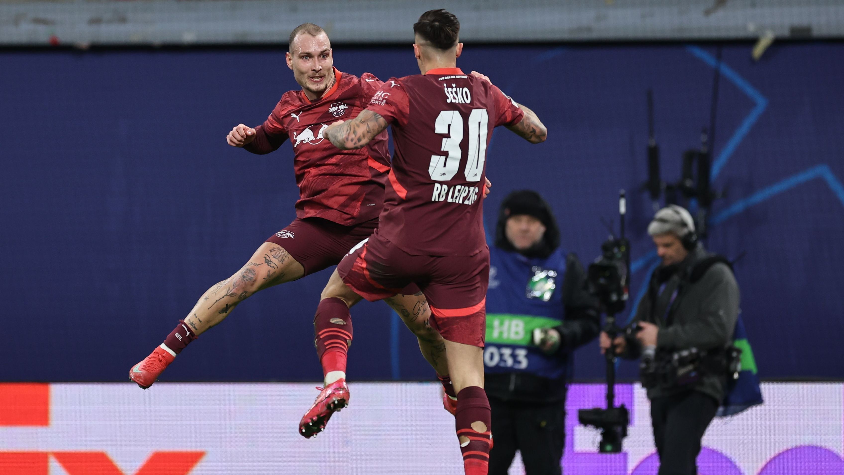 Jogadores do Leipzig comemoram gol contra o Sporting