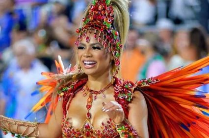 Lexa voltará ao Carnaval como Rainha da Bateria da Dragões da Real