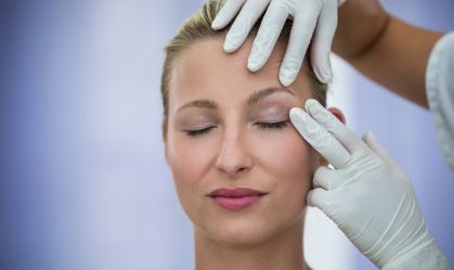 Lifting facial com células-tronco: entenda como funciona o procedimento
