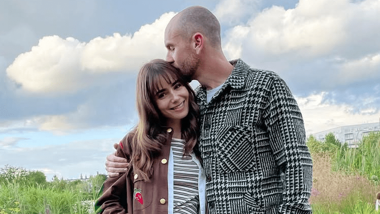 Atriz fez uma publicação apresentando aos seus fãs sua primeira filha com o diretor Charlie McDowell