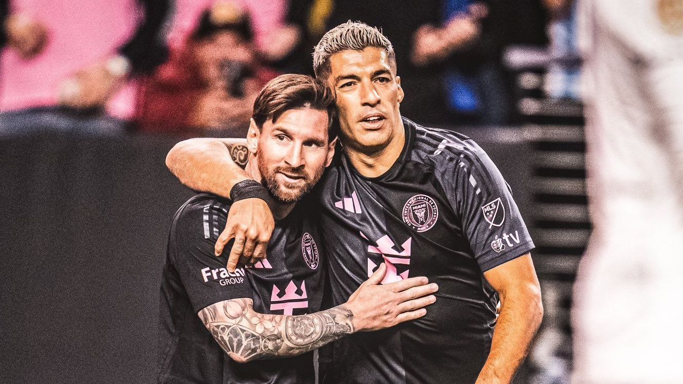 Messi e Suárez comemoram gol em amistoso do Inter Miami contra o América