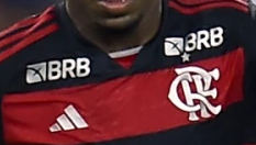 Lorran soma 35 jogos no time profissional do Flamengo com três gols marcados