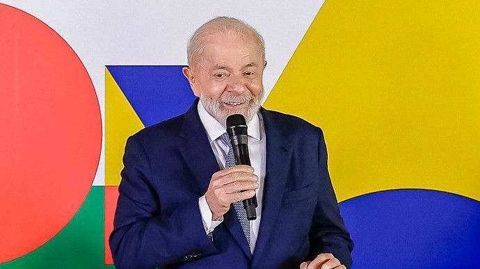 Lula aparece sem chapéu e garante que está “totalmente recuperado