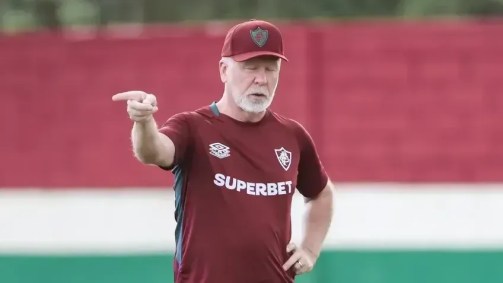 Mano Menezes em treino do Fluminense