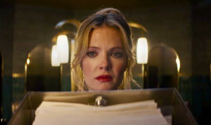 "Drop: Ameaça Anônima", terror com Meghann Fahy, ganha trailer