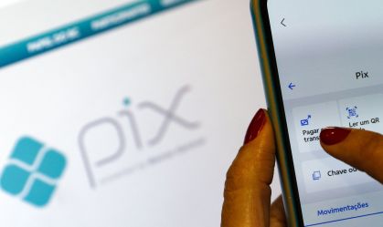 Aplicativos bancários tiveram instabilidade no Pix; situação foi resolvida