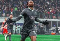 Rafael Leão decide, Milan bate Girona e fica perto das oitavas da Champions