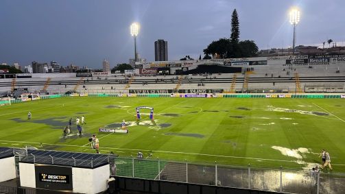 Moisés Lucarelli teve campo alagado por conta das fortes chuvas em Campinas