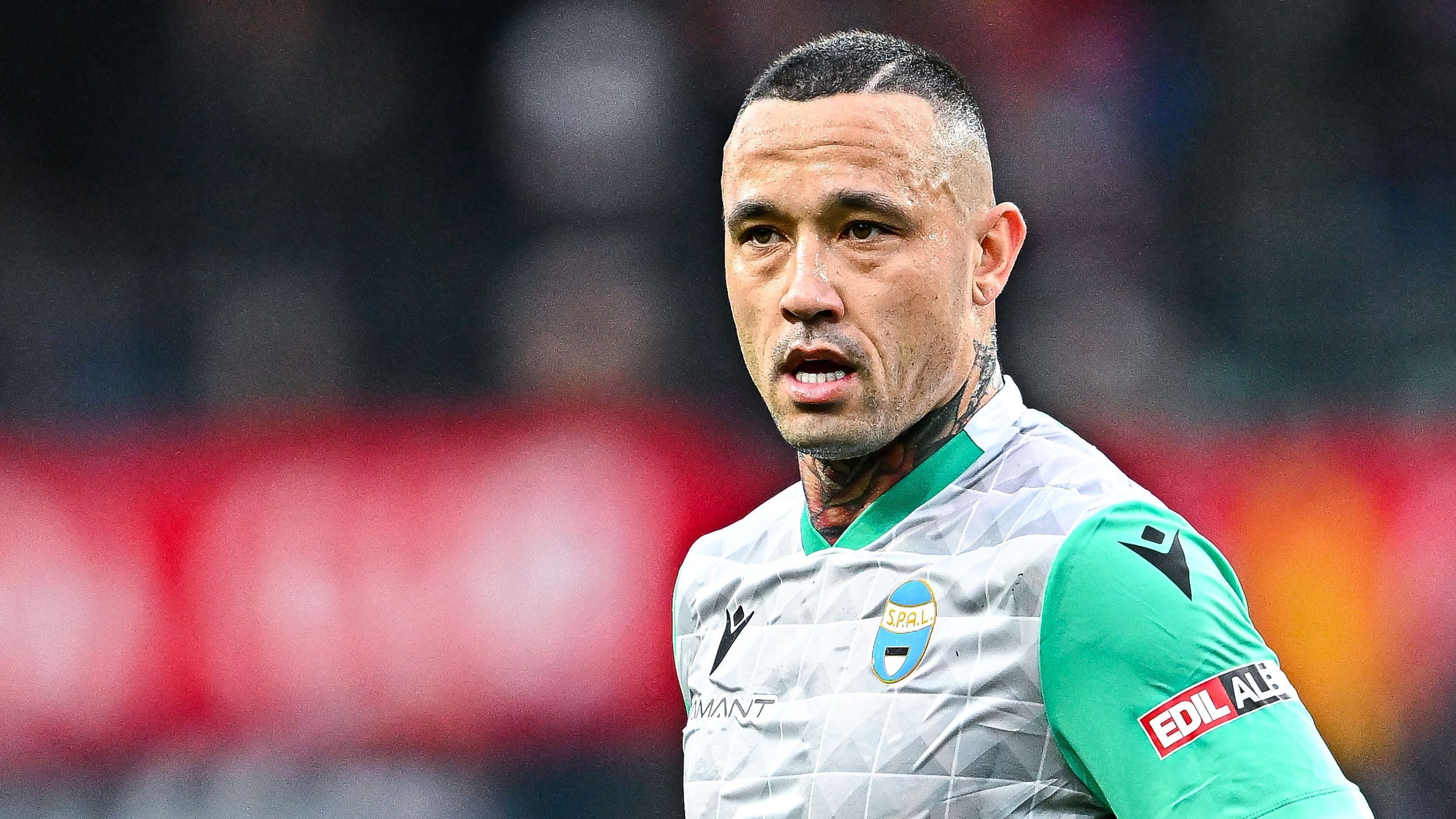 Nainggolan em ação pela SPAL, da Itália, em 2023