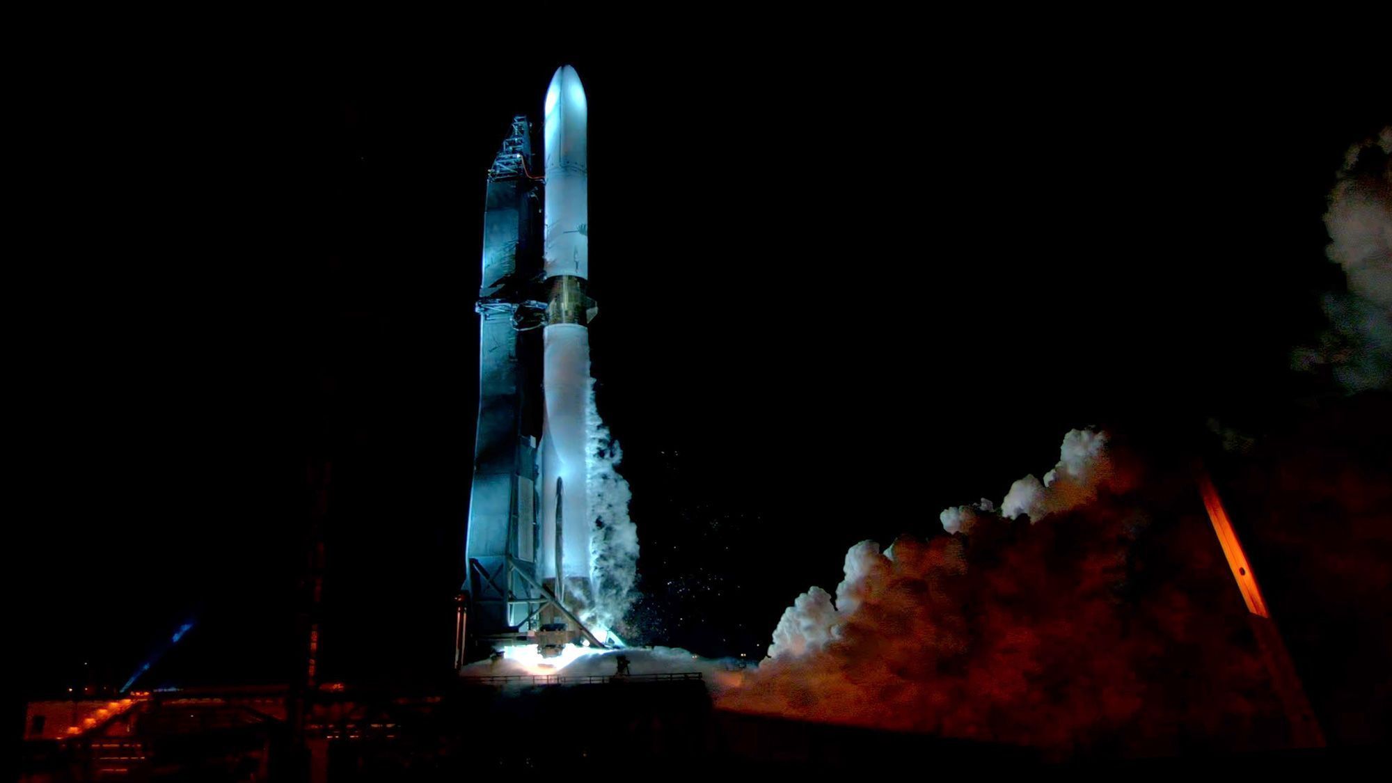 New Glenn, foguete que a Blue Origin quer lançar em órbita, deve fazer seu primeiro lançamento na madrugada de segunda-fera (13)