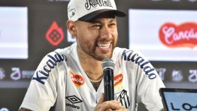 Neymar em coletiva de imprensa na apresentação do Santos