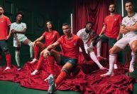 Seleção de Portugal divulga novos uniformes com Cristiano Ronaldo de modelo
