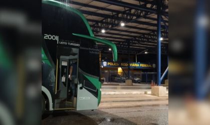 Motorista de ônibus fretado pela dupla sertaneja Leandro e Romário é preso