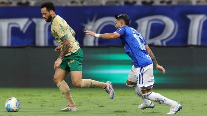 Palmeiras e Cruzeiro em partida do Campeonato Brasileiro
