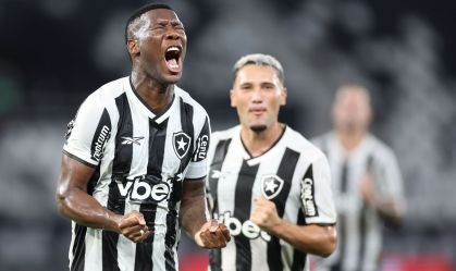 Patrick de Paula comemora o primeiro gol do Botafogo sobre o Bangu