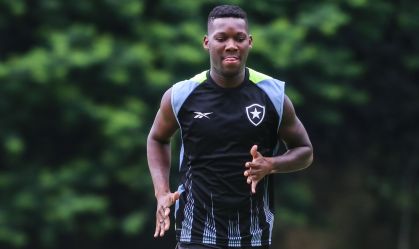 Patrick de Paula encara pressão e recomeço no Botafogo: "Nasci pronto"