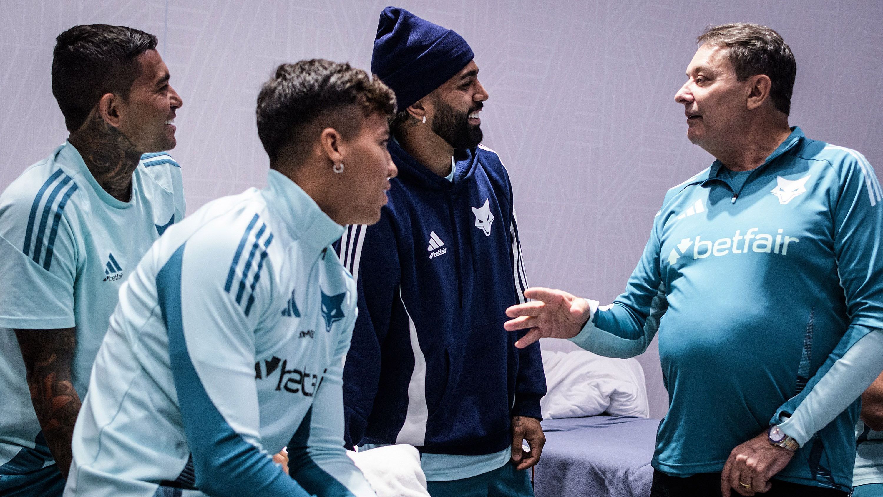 Pedrinho se reuniu com jogadores do Cruzeiro antes de jogo da FC Series