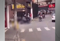 Vídeo: PMs arrastam suspeito no asfalto após perseguição na Zona Leste de SP