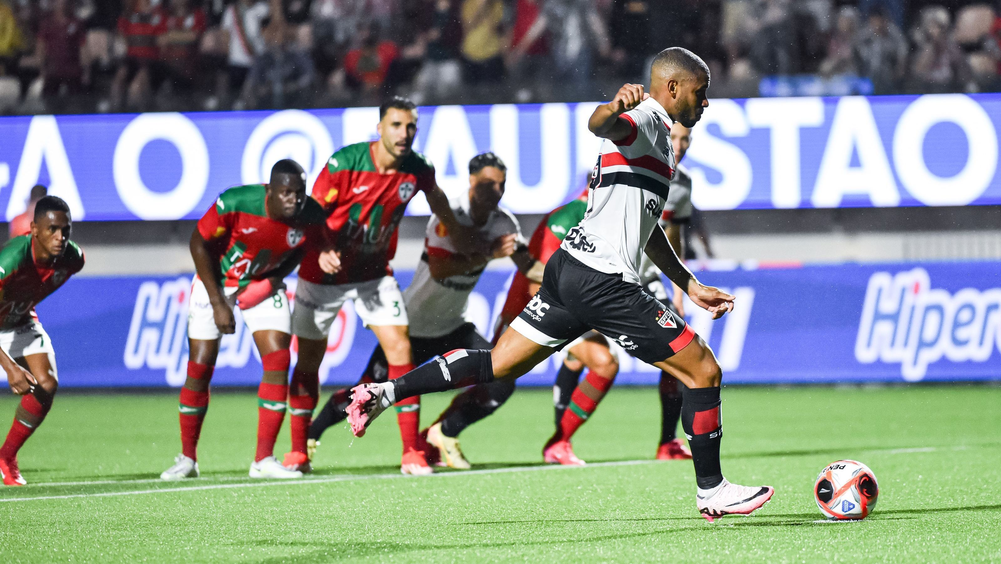 São Paulo bateu o Portuguesa no Paulistão