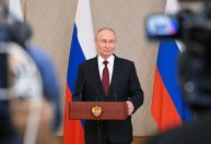 Rússia está ganhando tempo com ataques na Ucrânia, diz enviado dos EUA