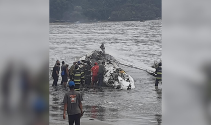 Piloto estava preso às ferragens de avião que explodiu em Ubatuba, diz bombeiro à CNN