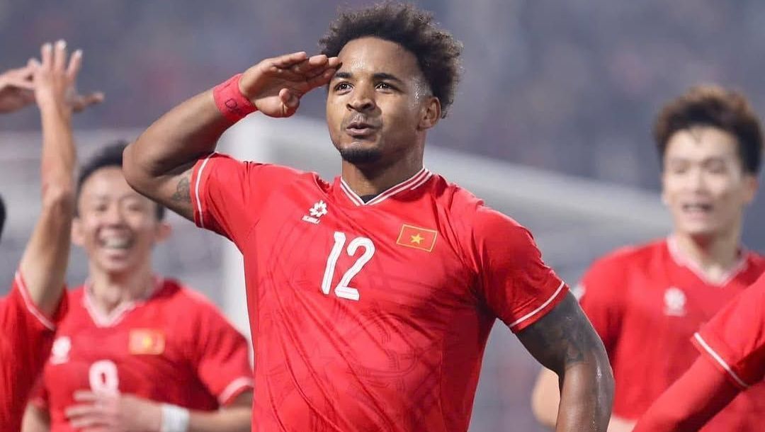 Rafaelson (ou Nguyen Xuan Son) comemora um dos gols do Vietnã na final da Copa do Sudeste Asiático