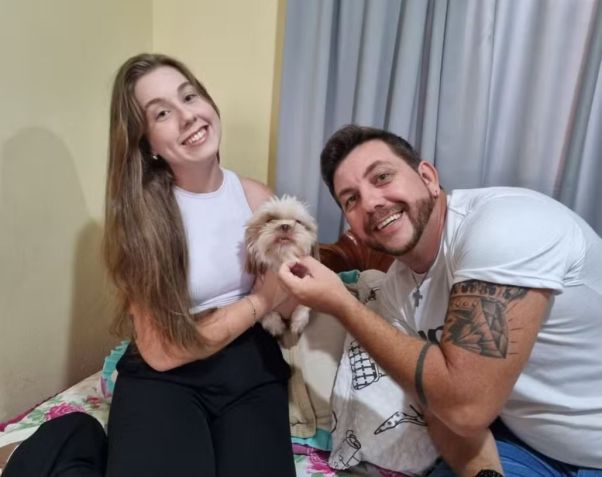 Raissa e Edilberto cuidam de Theo • Reprodução/Gshow/Luiz Filipe Paz