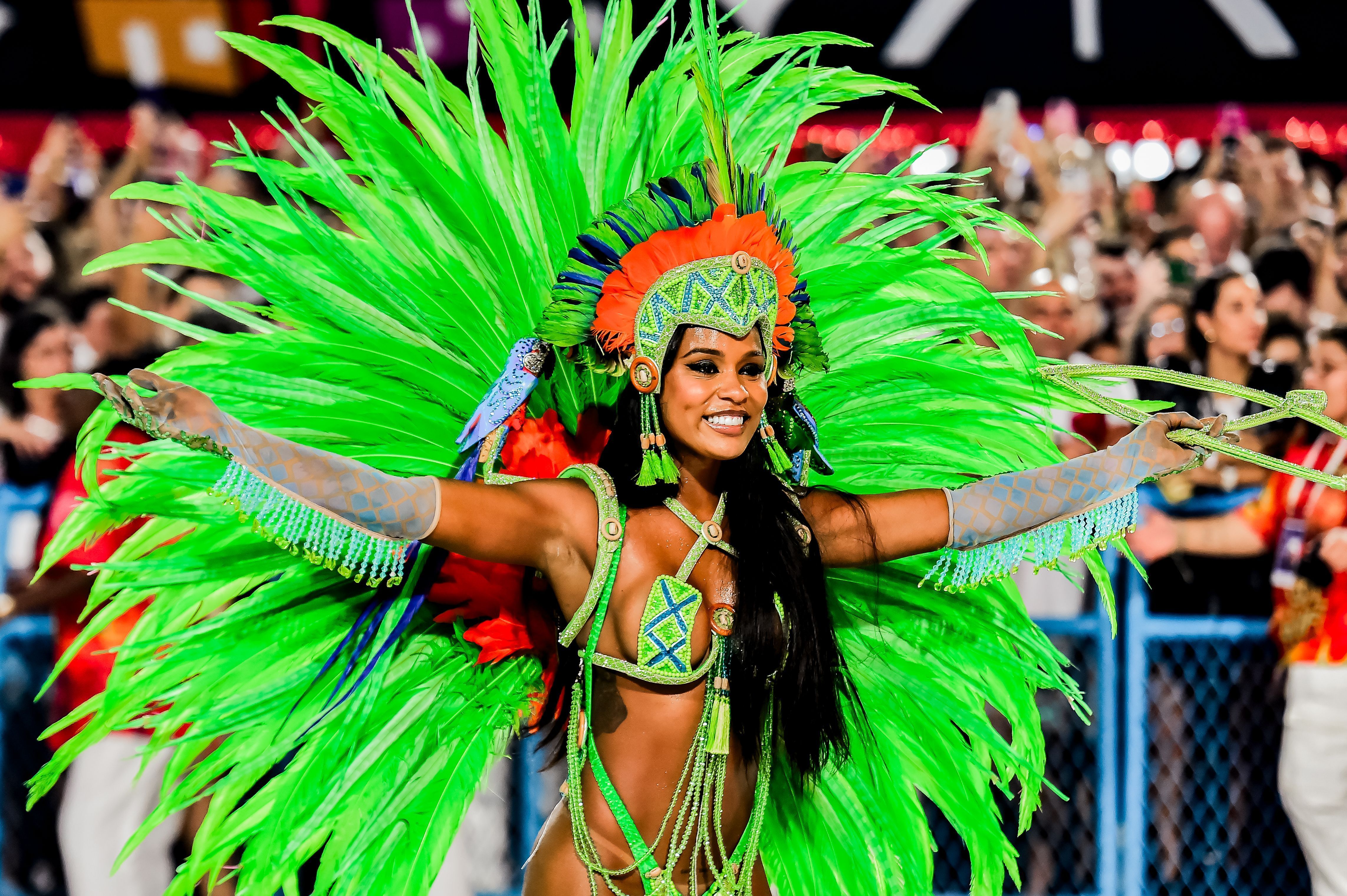 Rebecca no desfile do Salgueiro em 2024