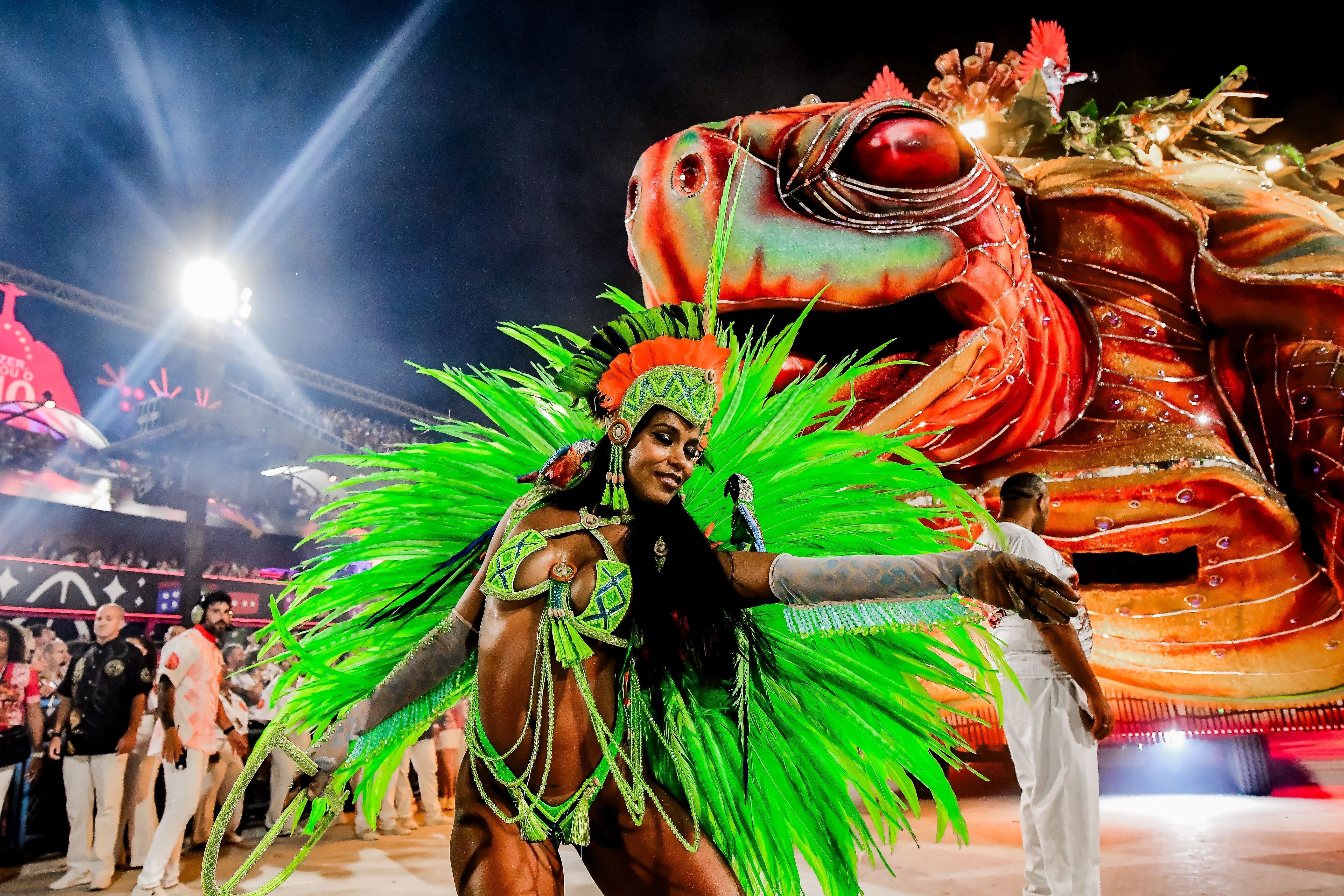 Rebecca no desfile do Salgueiro em 2024 • Divulgação/Rio Carnaval