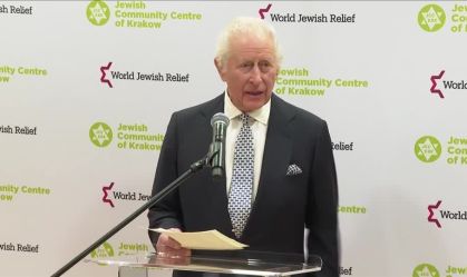 Rei Charles III visita centro judaico na Polônia em memória ao Holocausto