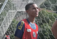 Filho de Robinho participa de treino do profissional do Santos