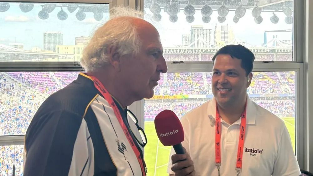 Rubens Menin conversa com João Vítor Xavier, da Itatiaia, no Inter&Co Stadium