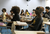 Exposição sobre Frantz Fanon reacende debate sobre educação antirracista