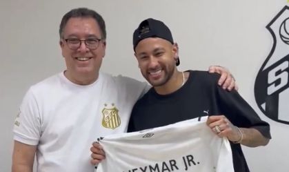 Inicialmente, Neymar recebeu a camisa 11 no Santos