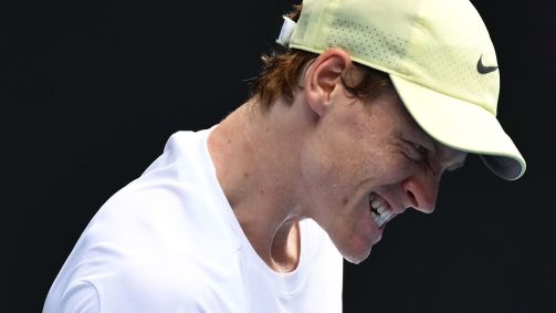 Jannik Sinner superou o dinamarquês Holger Rune por 3 sets a 1