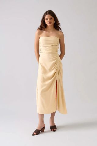 Siren office é o mix de alfaiataria tradicional e detalhes ousados • Divulgação/Nadruz/ Sou de Algodão