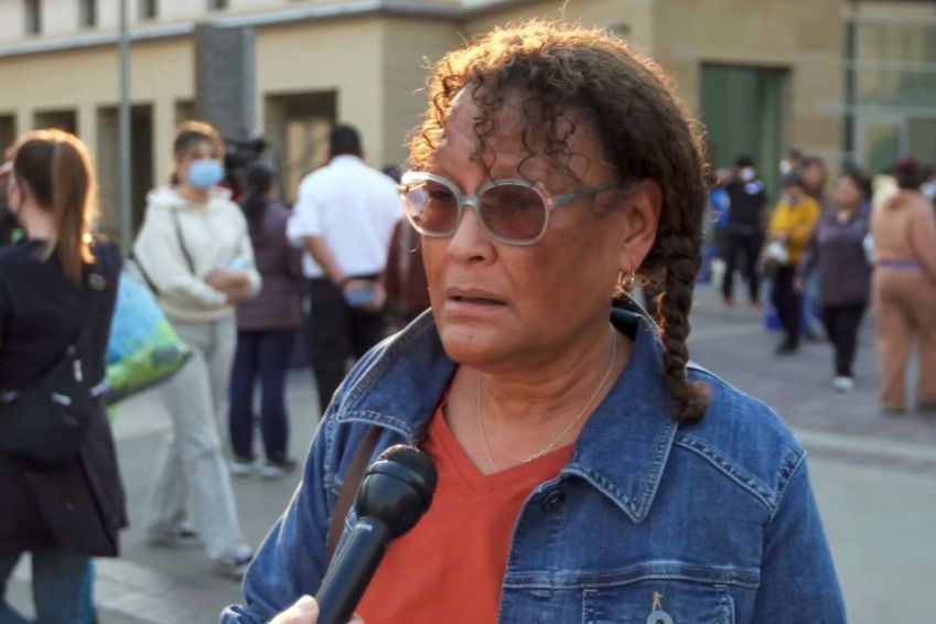 Kimiko Warner-Turner fala durante entrevista à CNN. • CNN