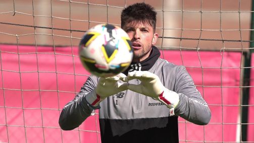 Tiago Volpi em treino do Toluca