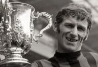Morre ídolo e ex-capitão do Manchester City aos 90 anos