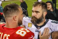 Jason Kelce, ex-Eagles e irmão de Travis, revela torcida no Super Bowl