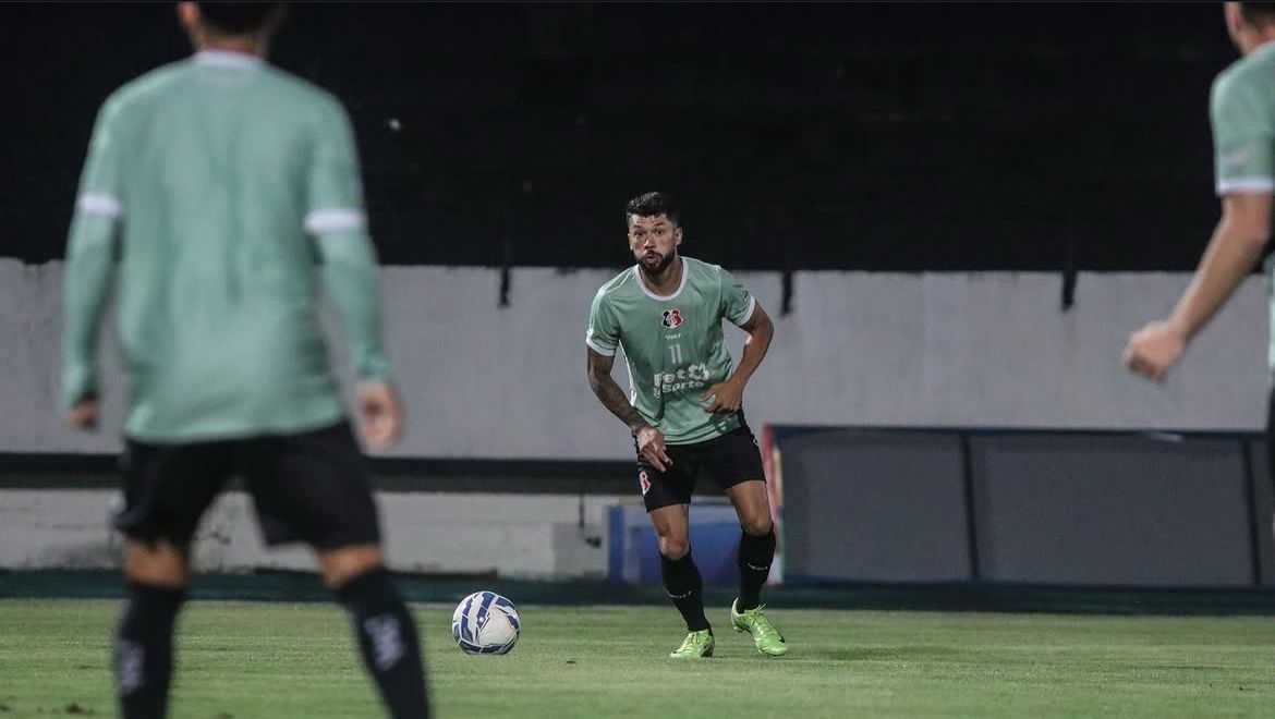Santa Cruz realiza treino no Arruda em preparação para o confronto com o Petrolina