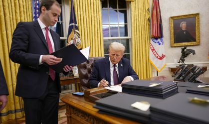 Trump assina perdões para 23 manifestantes antiaborto