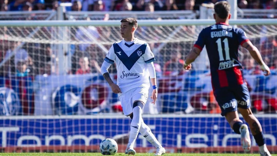 Valentín Gómez em ação pelo Vélez Sarsfield