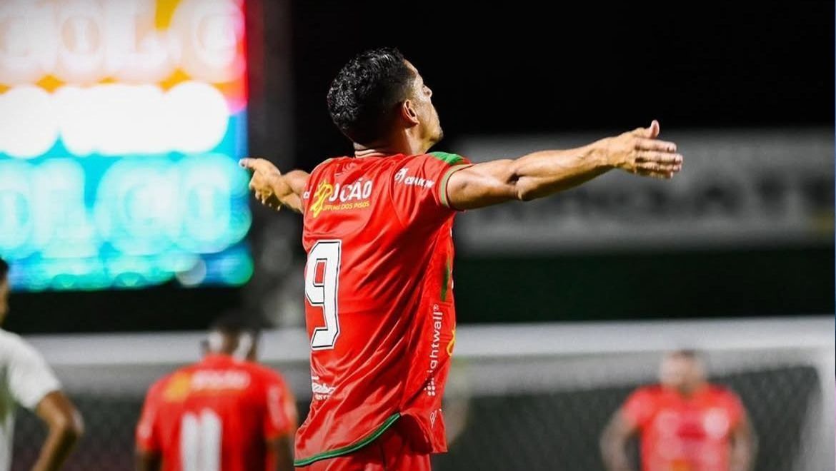 Daniel Amorim marcou dois gols para o Velo Clube