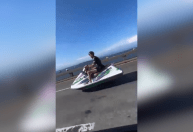 Vídeo: Homem usa moto aquática com rodas para trafegar na ponte Rio-Niterói