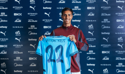 Vitor Reis, ex-Palmeiras, foi contratado pelo Manchester City
